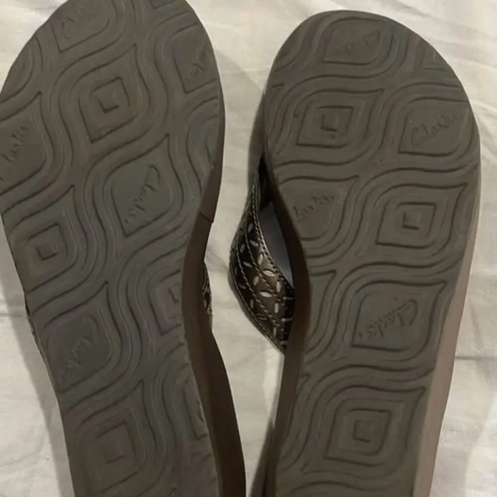 Shoes women’s size Us6M Clarks Collection Brown Flip Flop Sandals